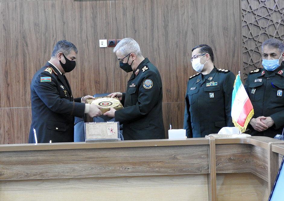 Закир Гасанов на встрече с начальником Генштаба ВС Ирана