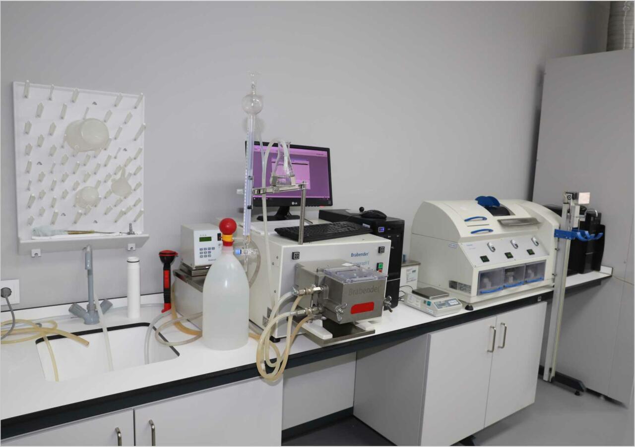 Avrora Qrup ən son avadanlıqlarla təchiz edilmiş laboratoriyasının açlışını edib