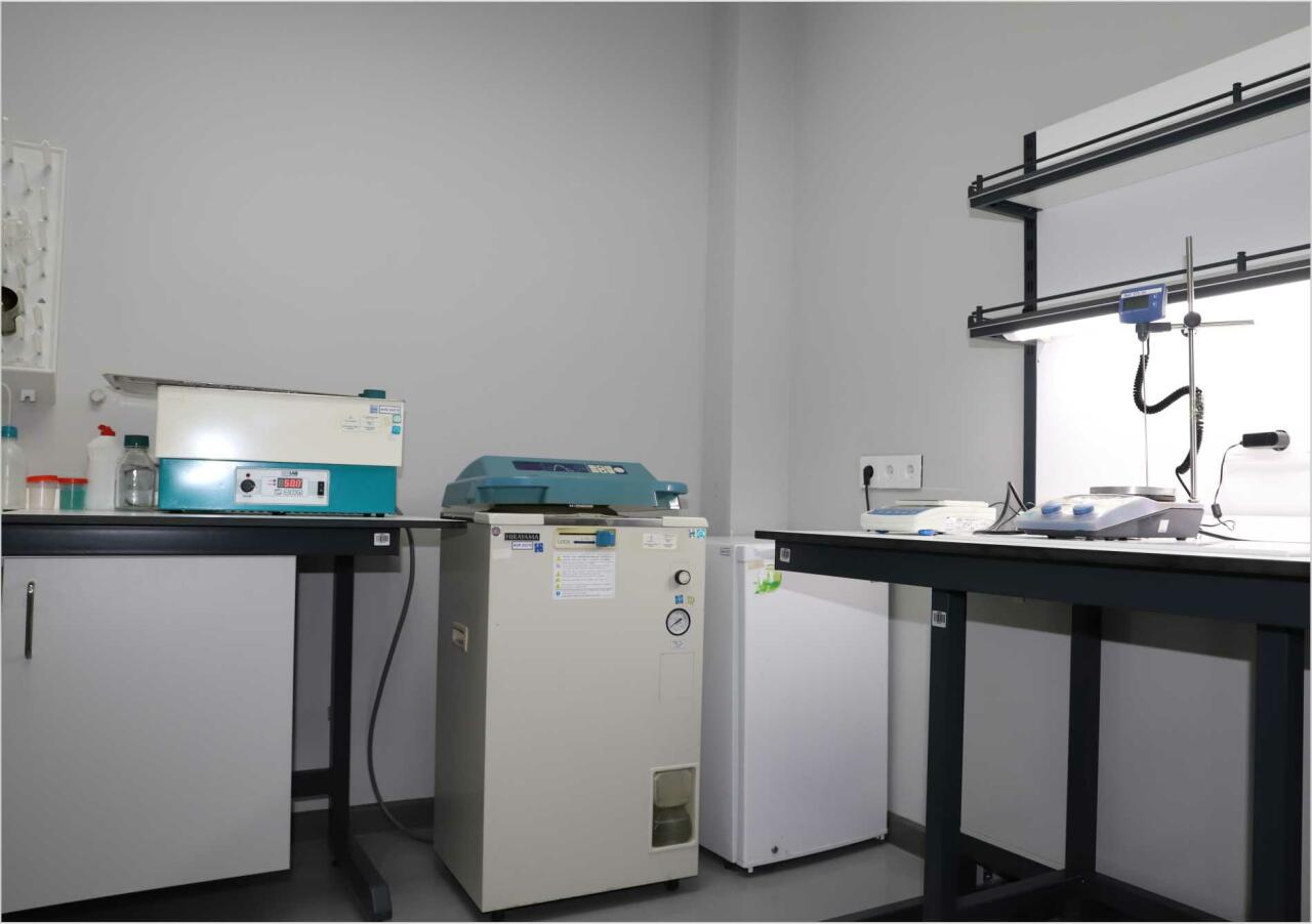 Avrora Qrup ən son avadanlıqlarla təchiz edilmiş laboratoriyasının açlışını edib