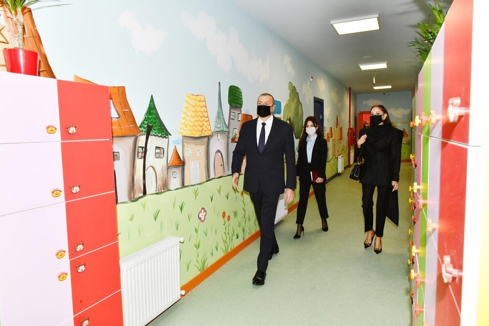 Президент Ильхам Алиев и Первая леди Мехрибан Алиева приняли участие в открытии нового Учебно-сервисного комплекса в поселке Бина