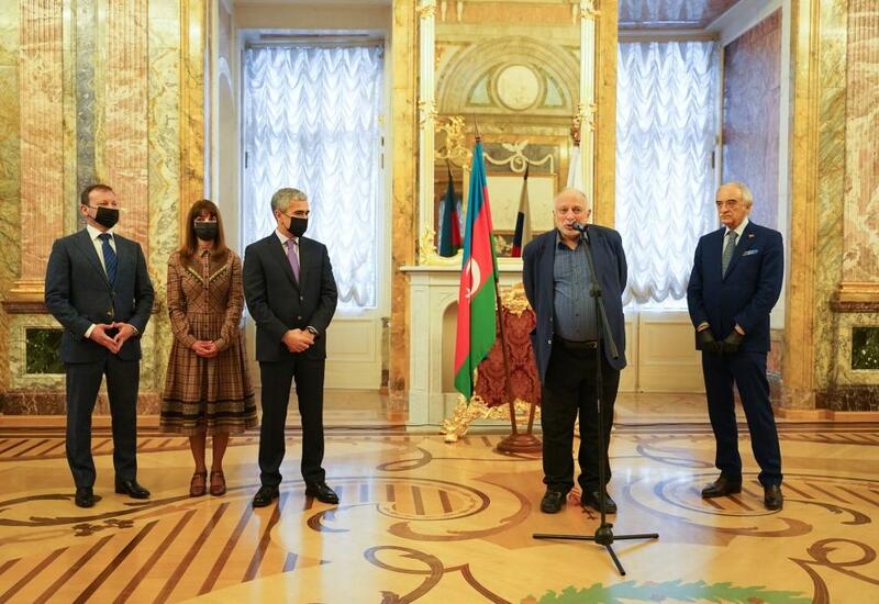 В Санкт-Петербурге открылась выставка «Семь красавиц», приуроченная к 880-летнему юбилею Низами Гянджеви, и состоялась закладка камня на месте будущего памятника Узеиру Гаджибейли