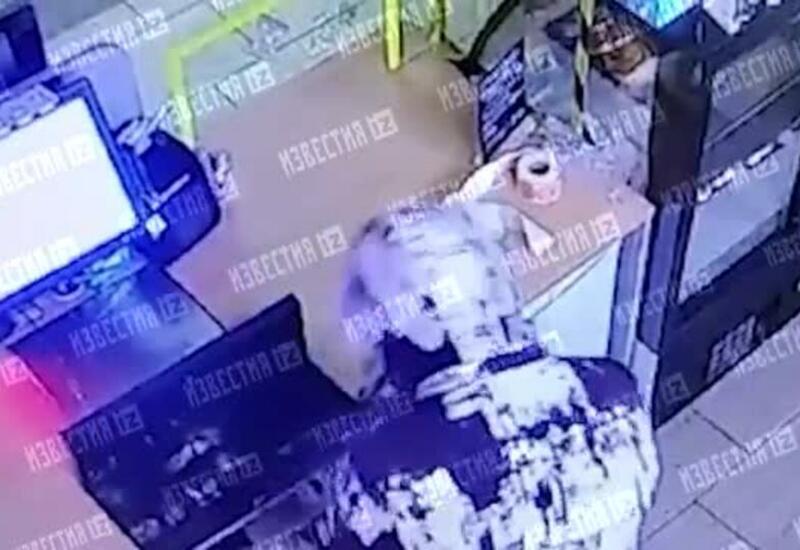 "Скоростное" ограбление магазина за семь минут попало на видео