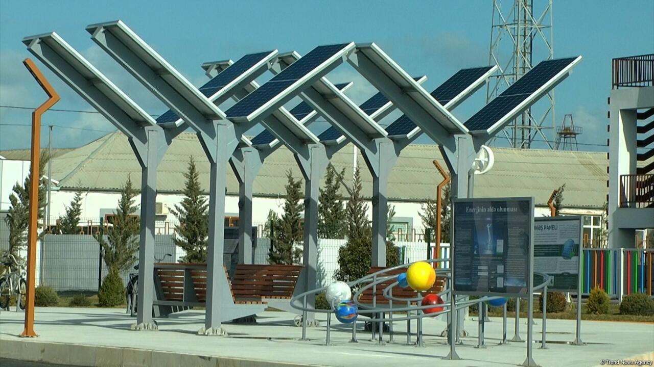 Жители поселка Бина выразили благодарность Президенту Ильхаму Алиеву и Первой леди Мехрибан Алиевой за создание Учебного и сервисного комплекса