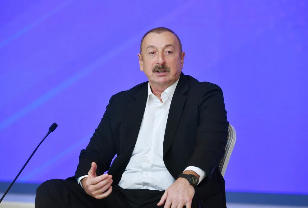 Президент Ильхам Алиев принял участие в Молодежном форуме, посвященном 25-летию Дня азербайджанской молодежи
