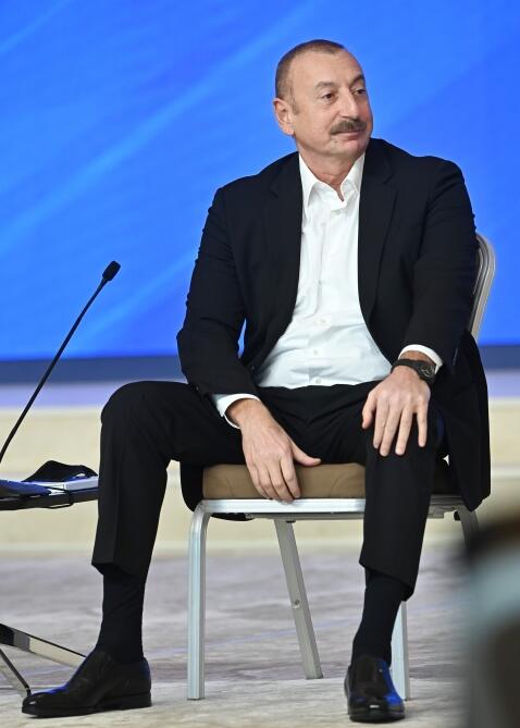 Президент Ильхам Алиев принял участие в Молодежном форуме, посвященном 25-летию Дня азербайджанской молодежи