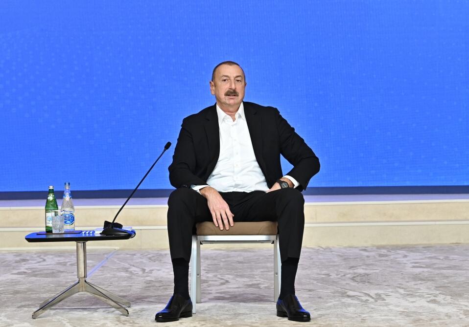Президент Ильхам Алиев принял участие в Молодежном форуме, посвященном 25-летию Дня азербайджанской молодежи