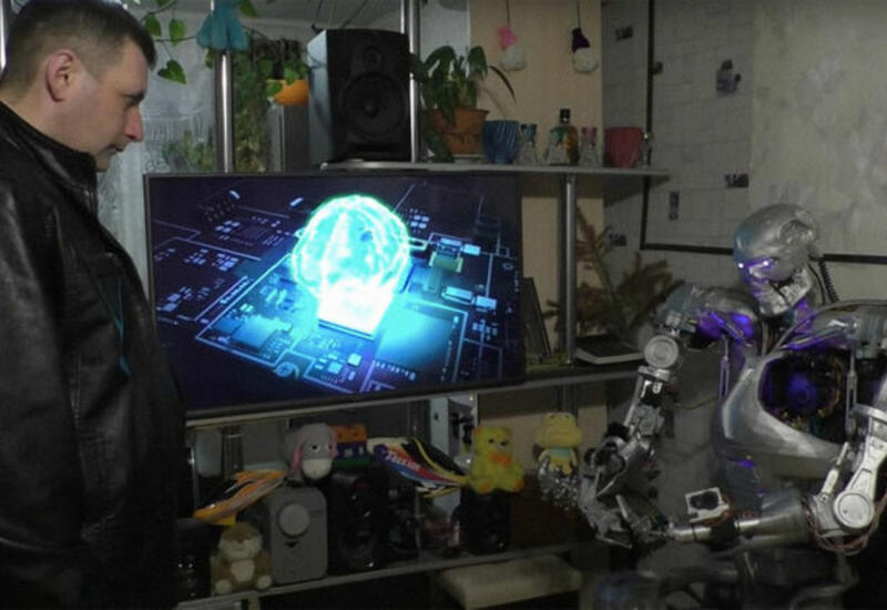 Изобретатель из Перми "воскресил" дедушку, вживив его разум роботу