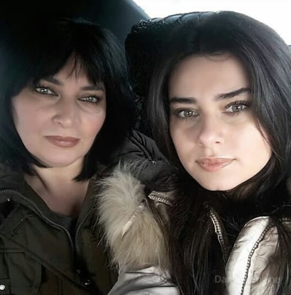Gözəlliyi ilə Türkiyəni fəth edən aktrisanın yaşı hamını ŞOKA saldı