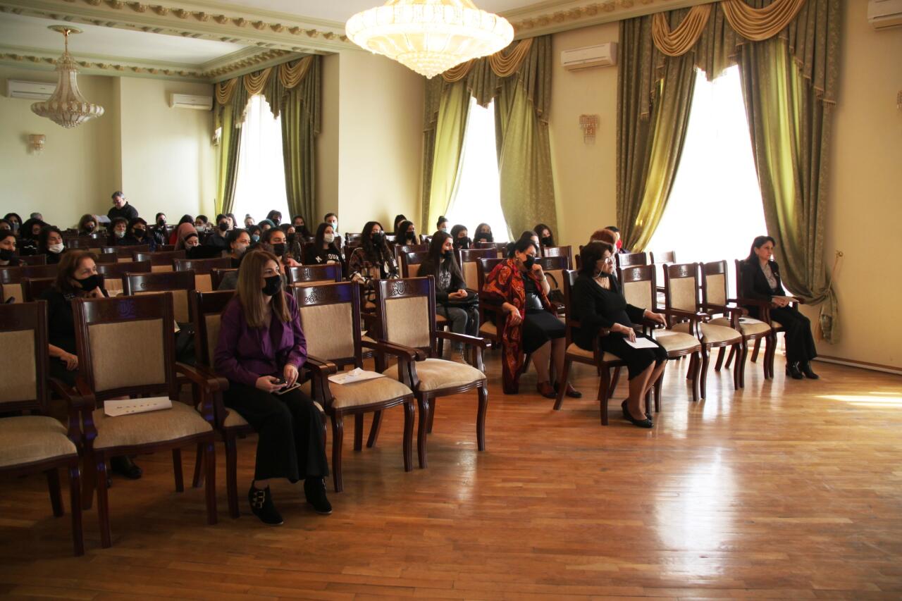 В Союзе композиторов отметили юбилей заслуженного деятеля искусств Эльмиры Абасовой