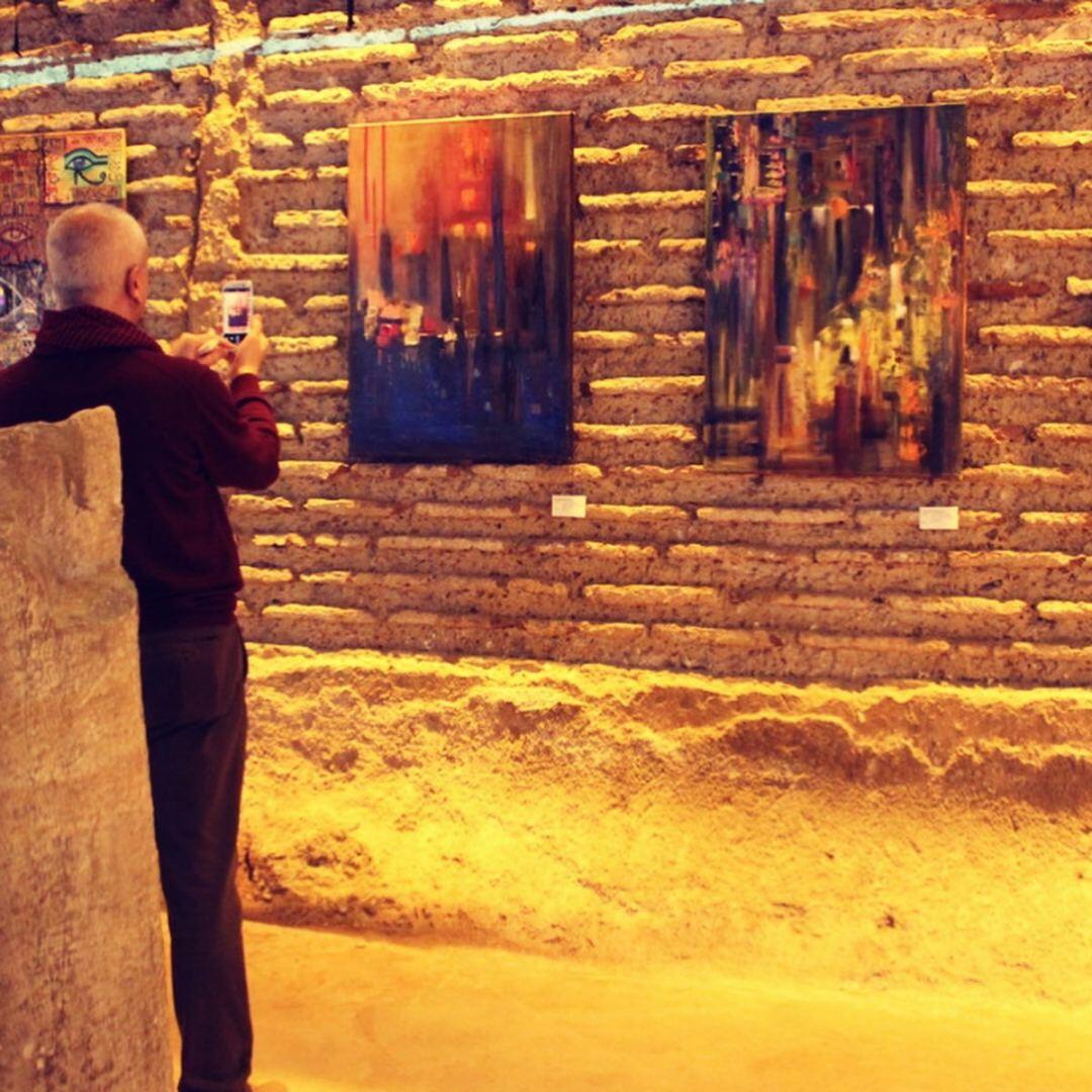 Картины Нурланы Гаджиевой представлены в Стамбуле