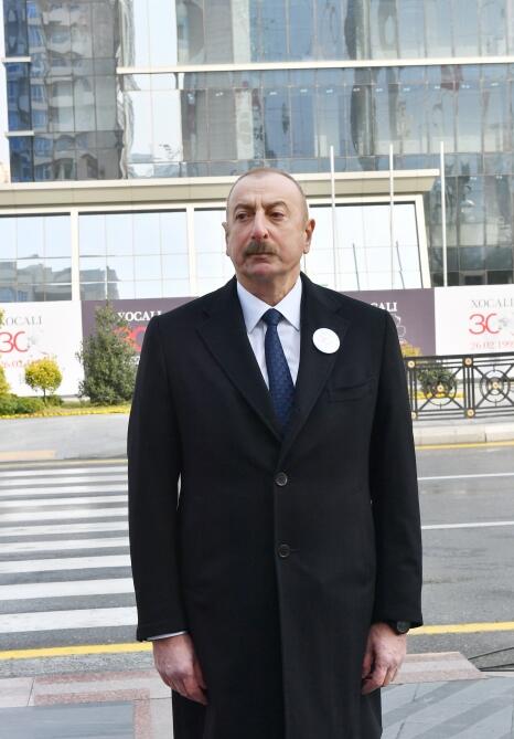 Президент Азербайджана Ильхам Алиев и Первая леди Мехрибан Алиева приняли участие во всенародном шествии в связи с 30-й годовщиной Ходжалинского геноцида