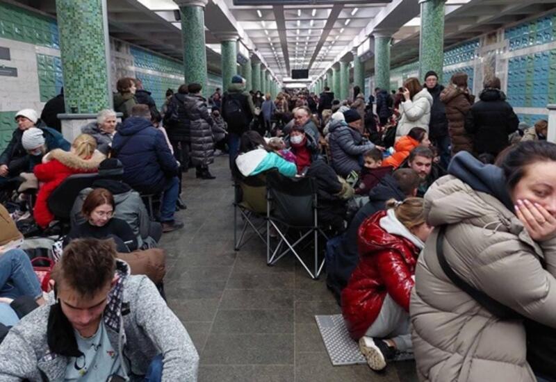 В Киеве остановили движение поездов в метро