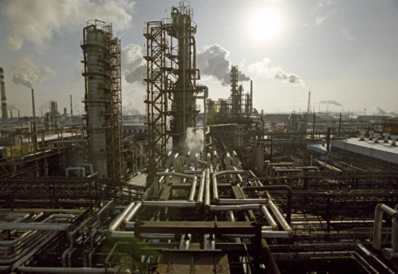 ЕС запретил поставки товаров для нефтяной отрасли России