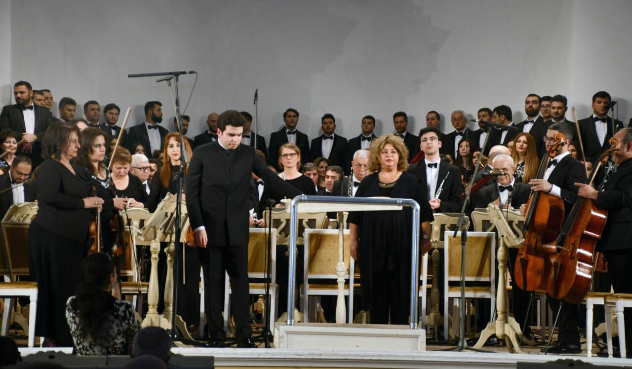 В Азербайджанской филармонии почтили память жертв Ходжалинского геноцида