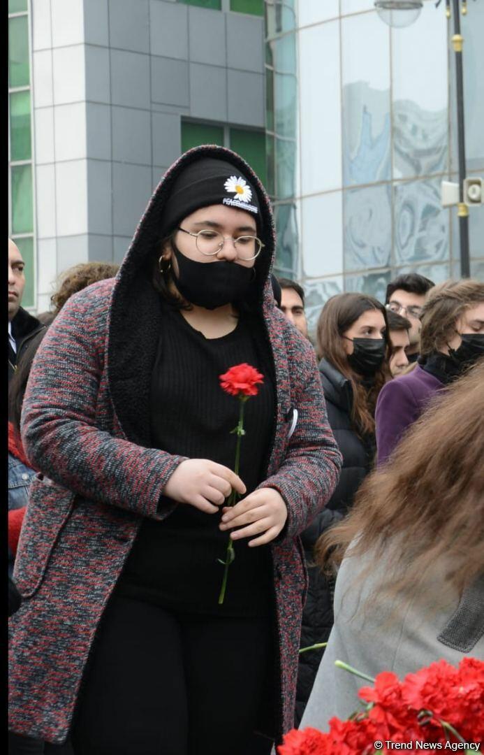 Азербайджанский народ чтит память жертв Ходжалинского геноцида