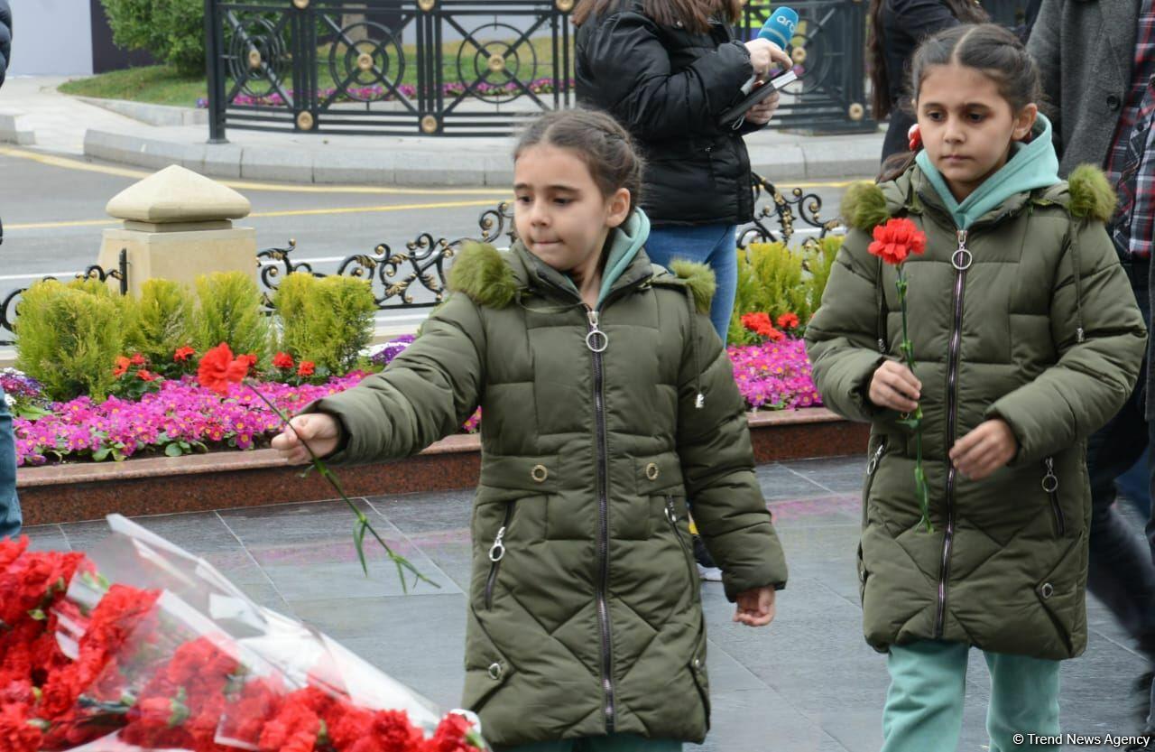 Азербайджанский народ чтит память жертв Ходжалинского геноцида