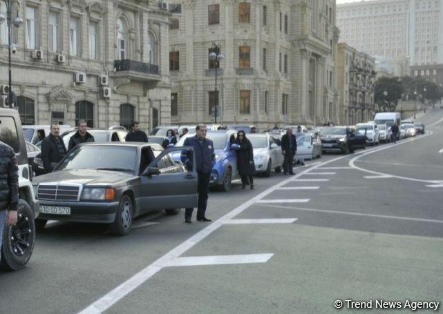 В Азербайджане минутой молчания почтили память жертв Ходжалинского геноцида