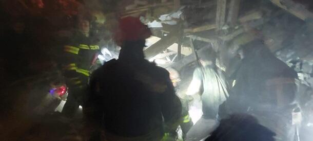 Ракетный удар по украинскому Житомиру: под завалами люди