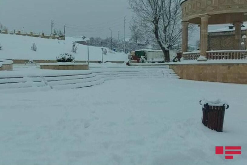 В Гядабеке и Дашкесане высота снежного покрова составила 70 см