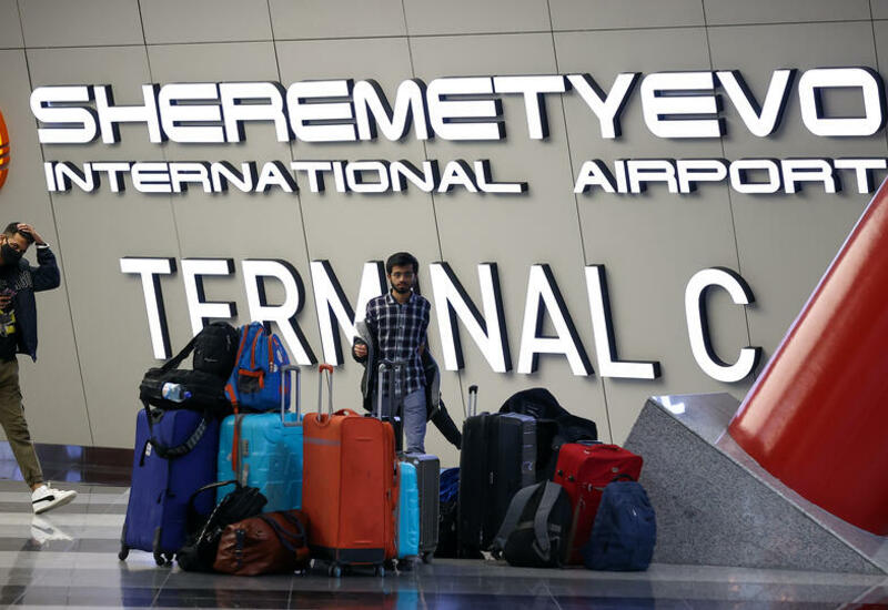 Более 100 рейсов отменили и задержали в аэропортах Москвы