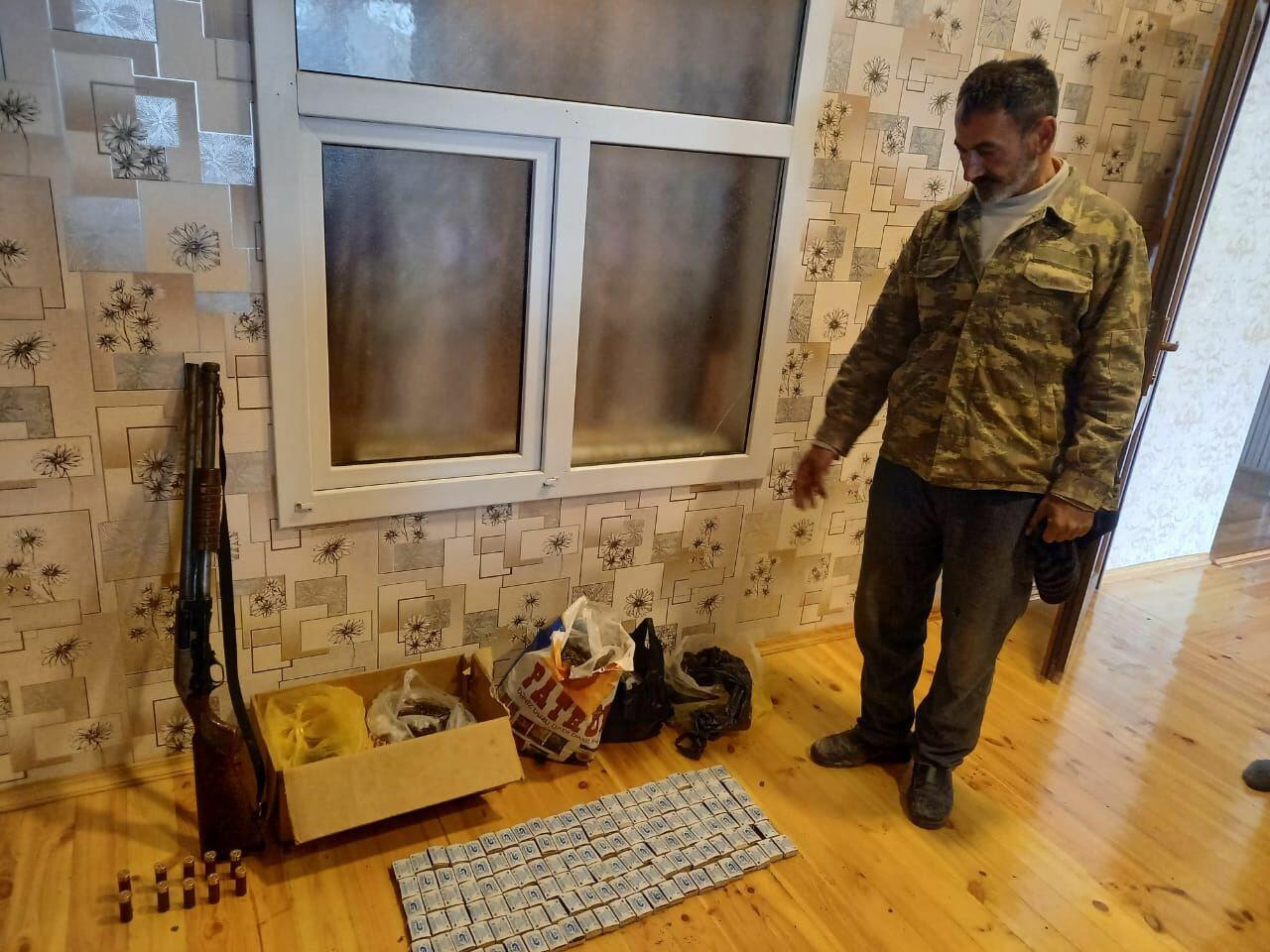 У бывшего заключенного обнаружили наркотики и оружие