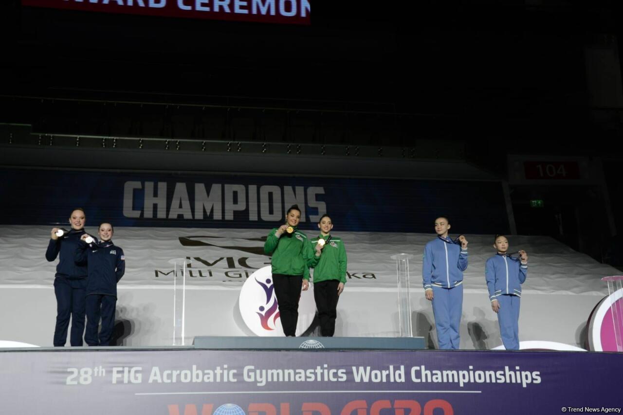 ЧМ в Баку: состоялась церемония награждения победителей среди женских и мужских пар