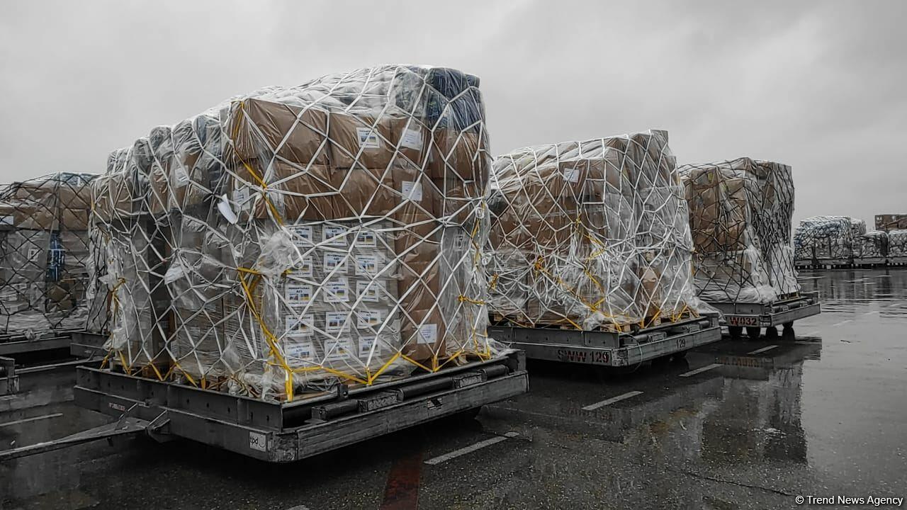 Азербайджан отправляет очередную гуманитарную помощь в Украину