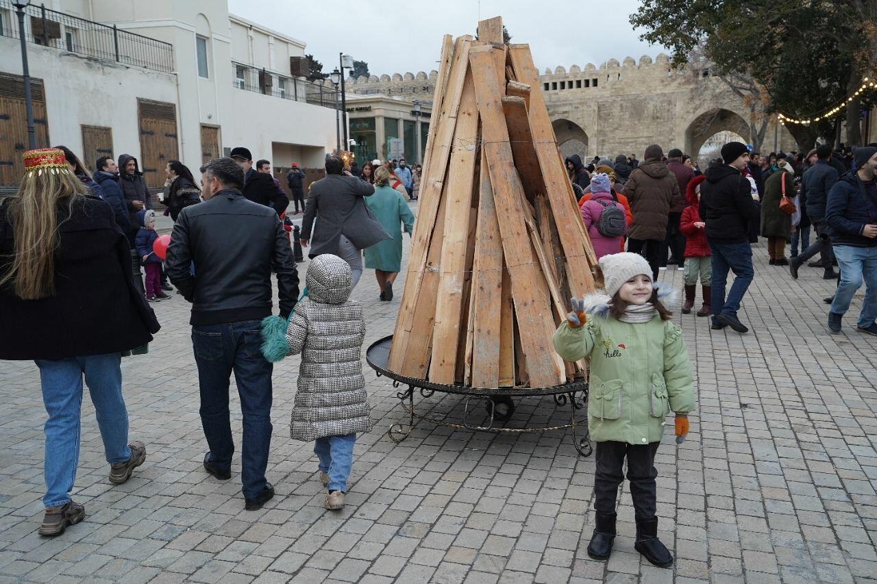 В заповедниках Ичеришехер и Гала проводятся семейные дни праздника Новруз