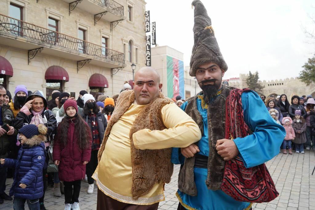 В заповедниках Ичеришехер и Гала проводятся семейные дни праздника Новруз