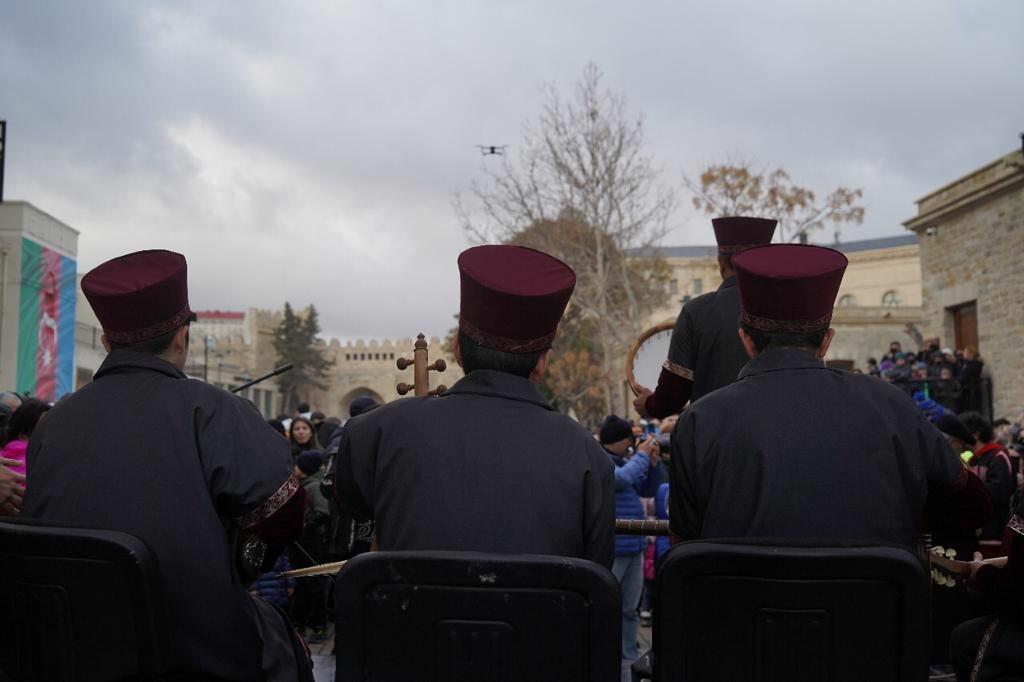В заповедниках Ичеришехер и Гала проводятся семейные дни праздника Новруз