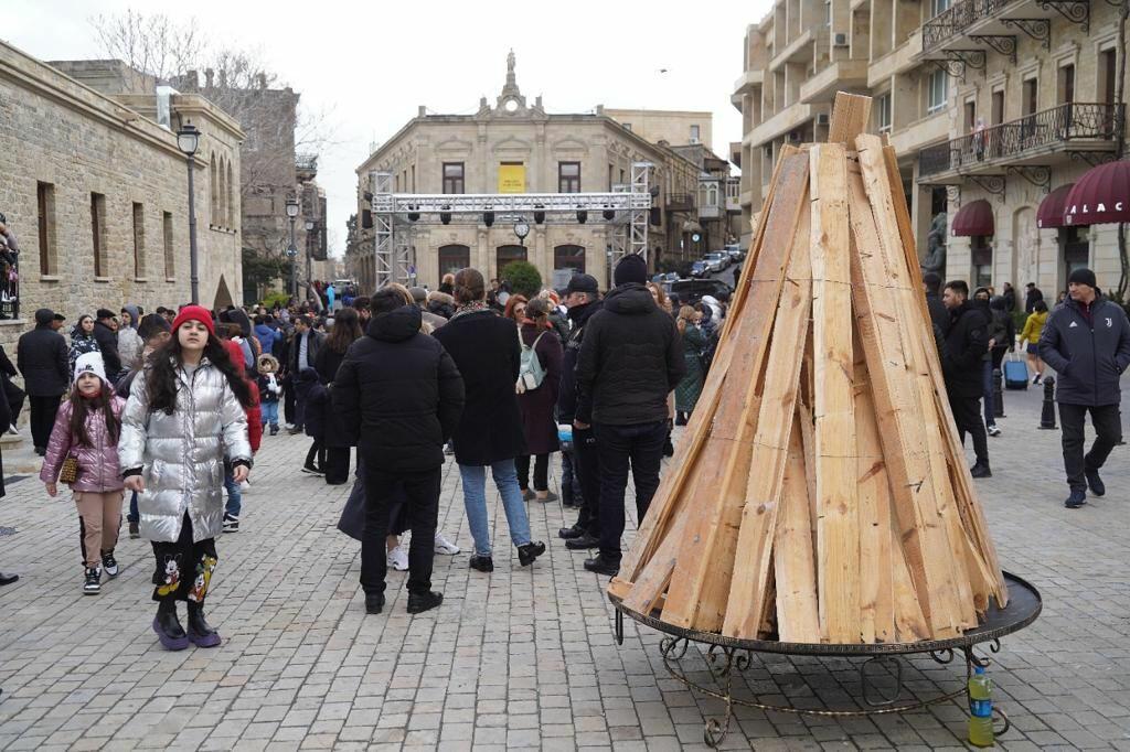 В заповедниках Ичеришехер и Гала проводятся семейные дни праздника Новруз