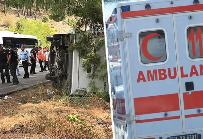 В Анталье перевернулся автобус с туристами
