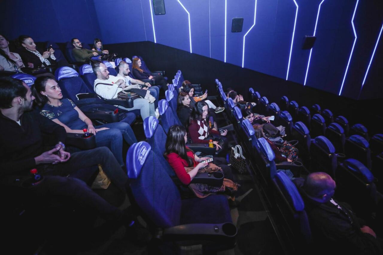 В CinemaPlus прошёл предпремьерный показ комедии "Почти мачо"