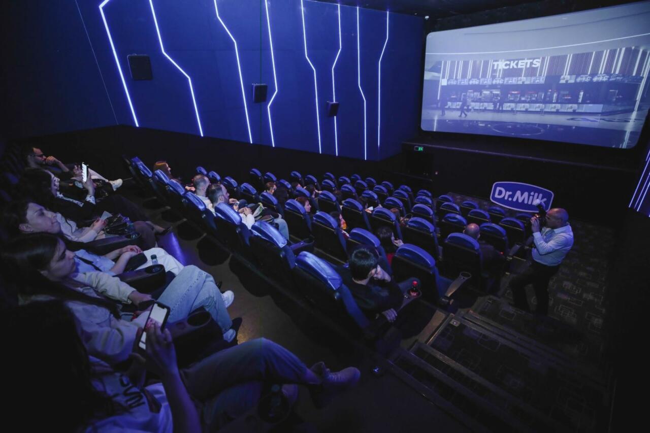 В CinemaPlus прошёл предпремьерный показ комедии "Почти мачо"