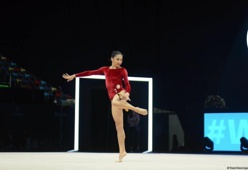 Арзу Джалилова и Зохра Агамирова представили программу с булавами на Кубке мира FIG в Баку