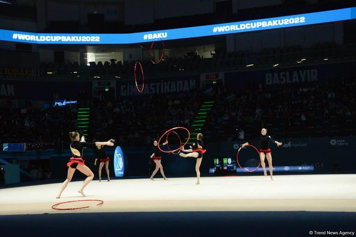 Команда Азербайджана заняла первое место в групповых упражнениях с пятью обручами на Кубке мира в Баку