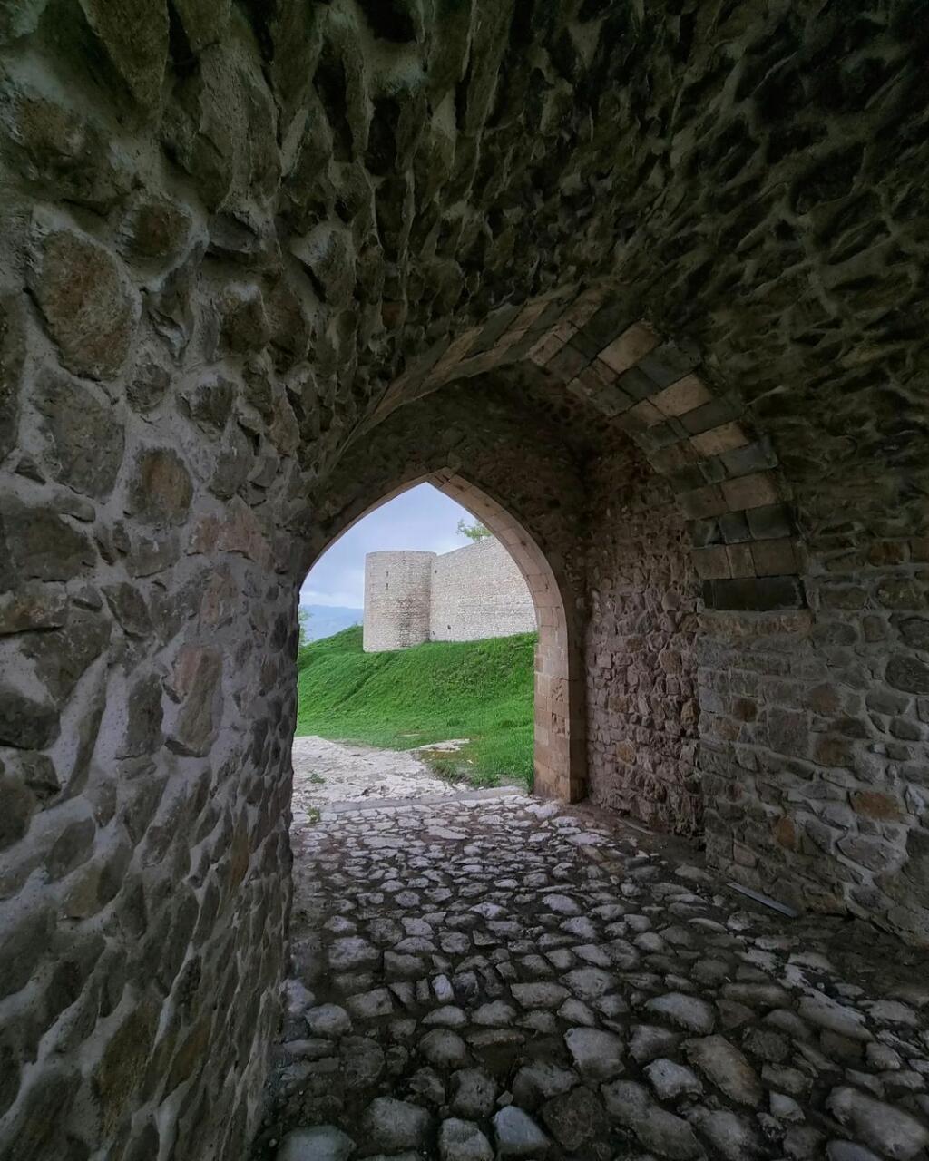 Красивые атмосферные места Шуши