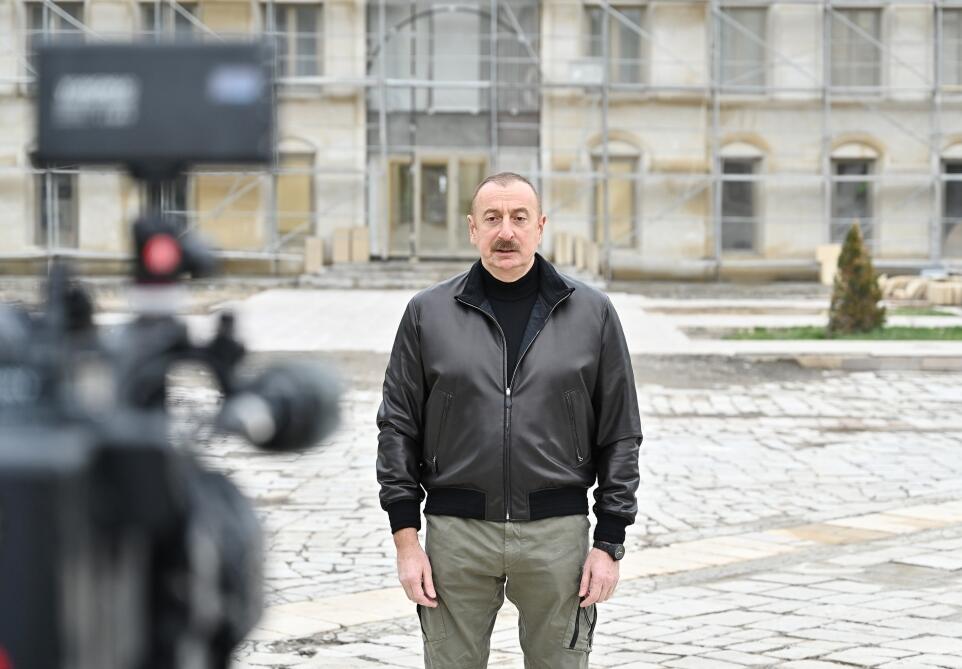 Президент Ильхам Алиев и Первая леди Мехрибан Алиева совершили поездку в город Шуша