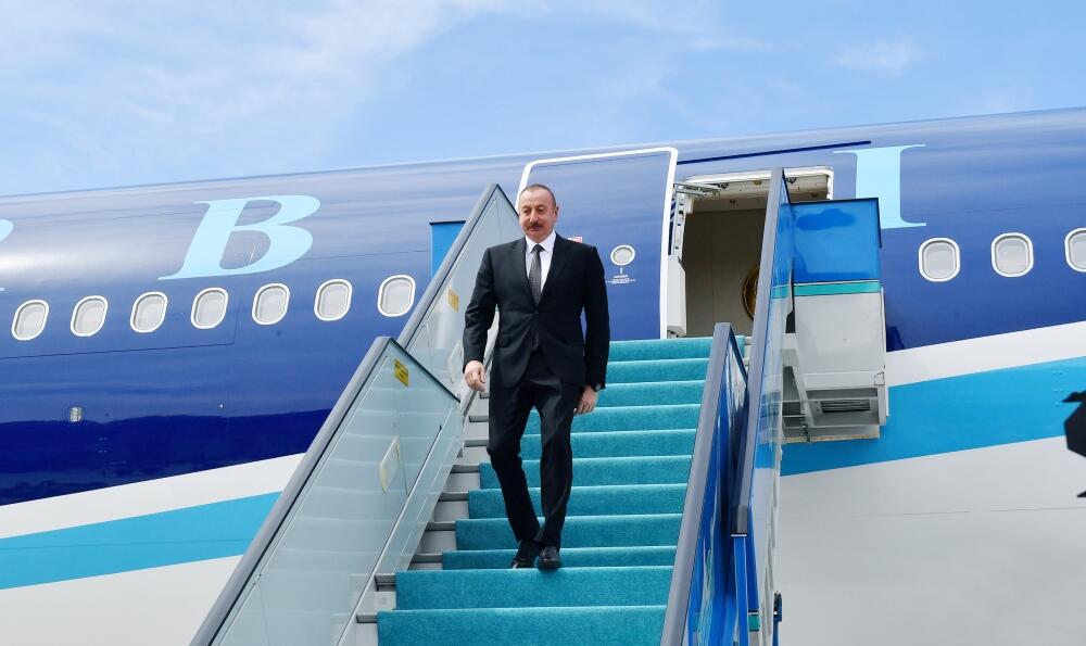 Президент Ильхам Алиев прибыл с рабочим визитом в Турцию