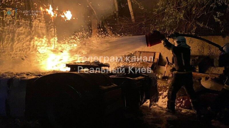 Видео из эпицентра мощного взрыва в Киеве