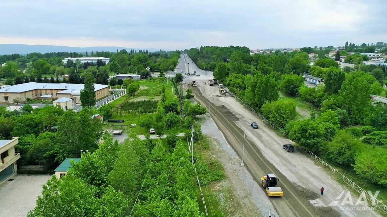 Реконструкция автодороги Огуз-Шеки продолжается