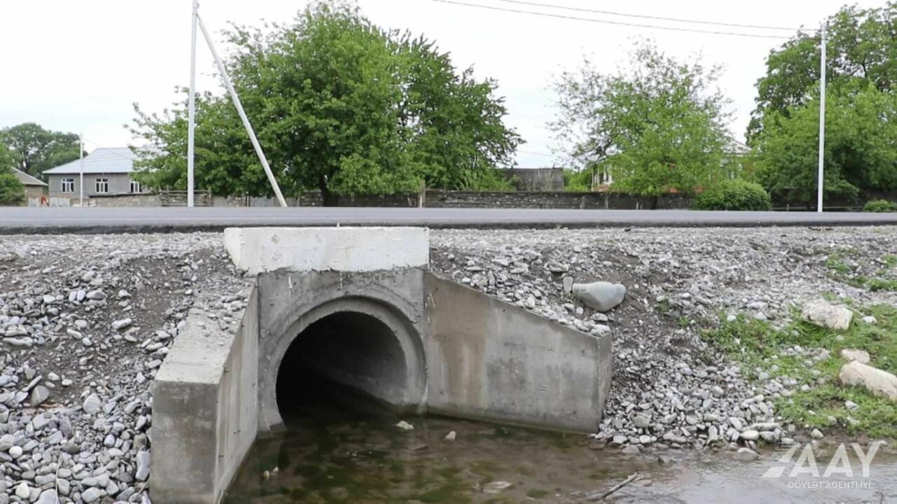 Реконструкция автодороги Огуз-Шеки продолжается