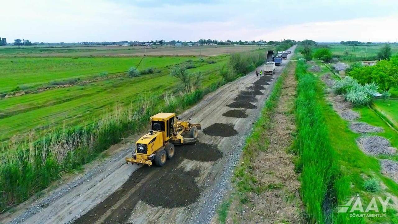 В Бейлагане проводится реконструкция 36-километровой автодороги