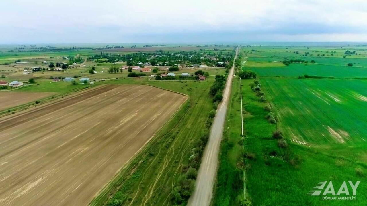 В Бейлагане проводится реконструкция 36-километровой автодороги