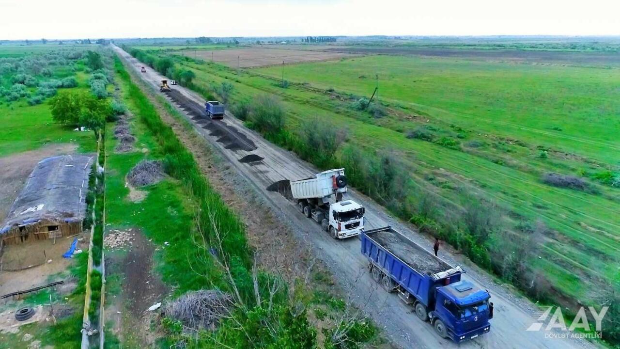 В Бейлагане проводится реконструкция 36-километровой автодороги