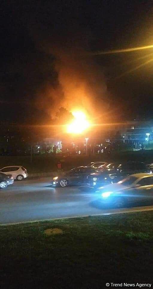 Пожар в жилом доме в Баку потушен