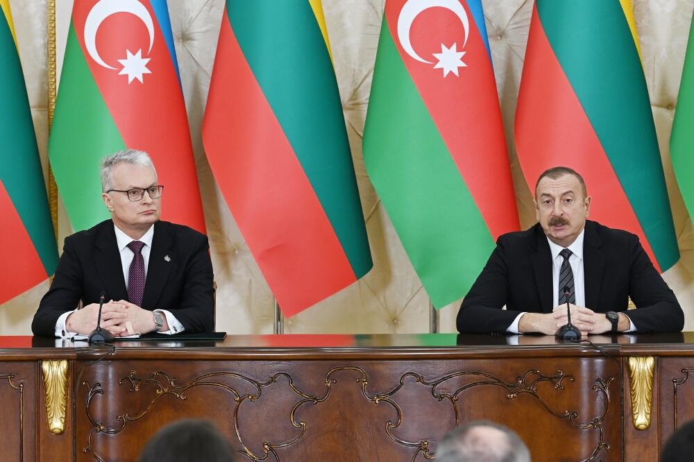 Президенты Азербайджана и Литвы выступили с заявлениями для печати
