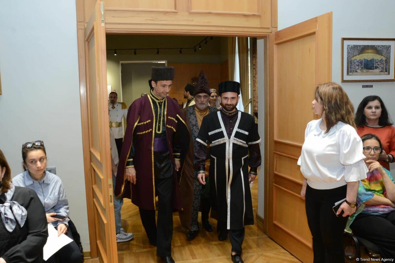 Театральный подарок к Международному дню музеев: в Баку показали спектакль о жизни Хуршидбану Натаван