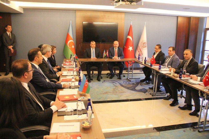 Азербайджан и Турция подписали документы о сотрудничестве в сфере труда и социальной защиты