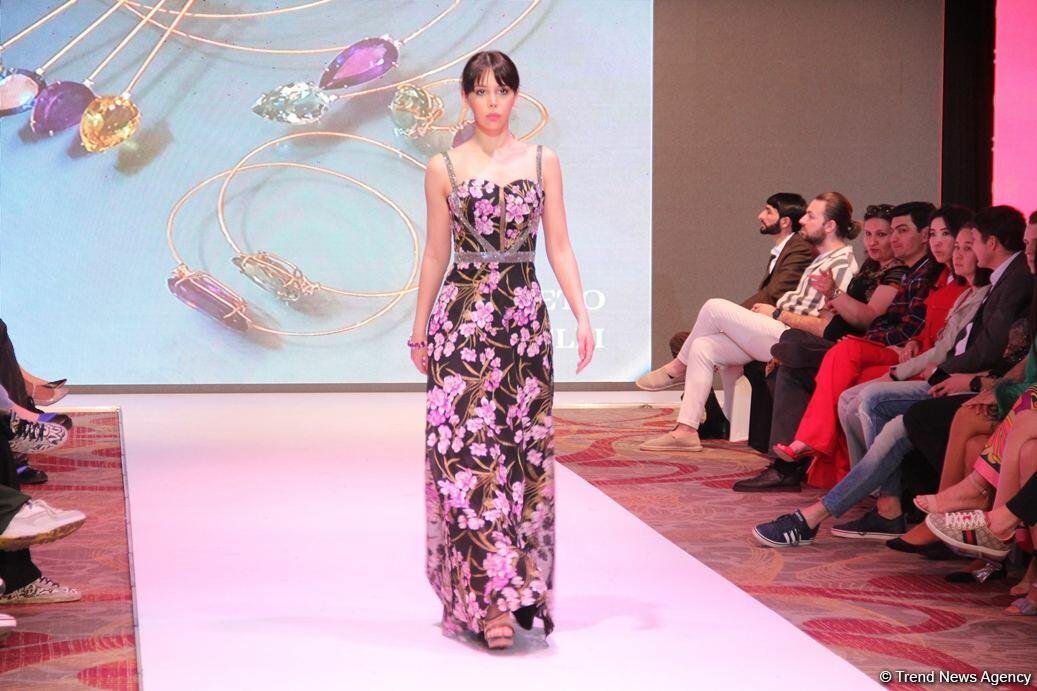 Фахрия Халафова представила новую коллекцию Bella Rosa на Azerbaijan Fashion Week